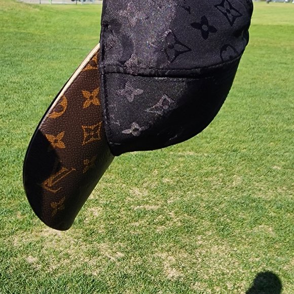 LOUIS VUITTON MONOGRAM UNISEX BASEBALL CAP - Picture 4 of 16